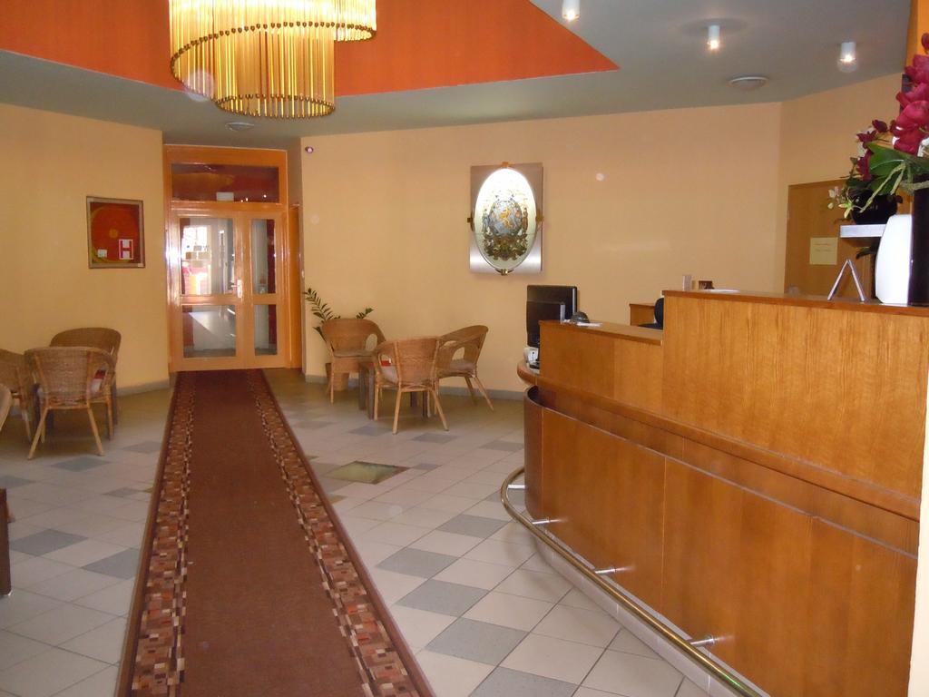 Hotel Zimni Stadion Mladá Boleslav Екстериор снимка